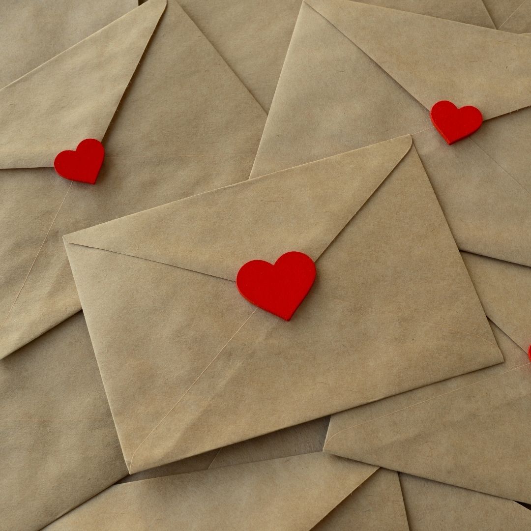 Let’s bring back love letters! 

Whether it’s to your spouse, your kids, or even yourself, take 5 minutes today to write a note of appreciation. 💌 

It can be a sticky note, a card, or even a message in your kids lunchbox. 

💡 Tag a friend to join the challenge! 

#LoveNotesChallenge